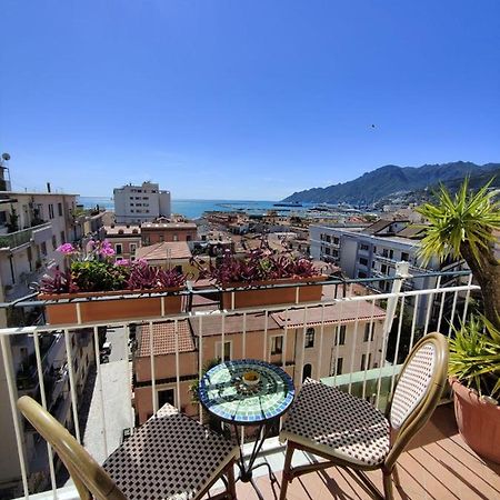 Oasi Al Centro Con Parcheggio Bed & Breakfast Salerno Luaran gambar