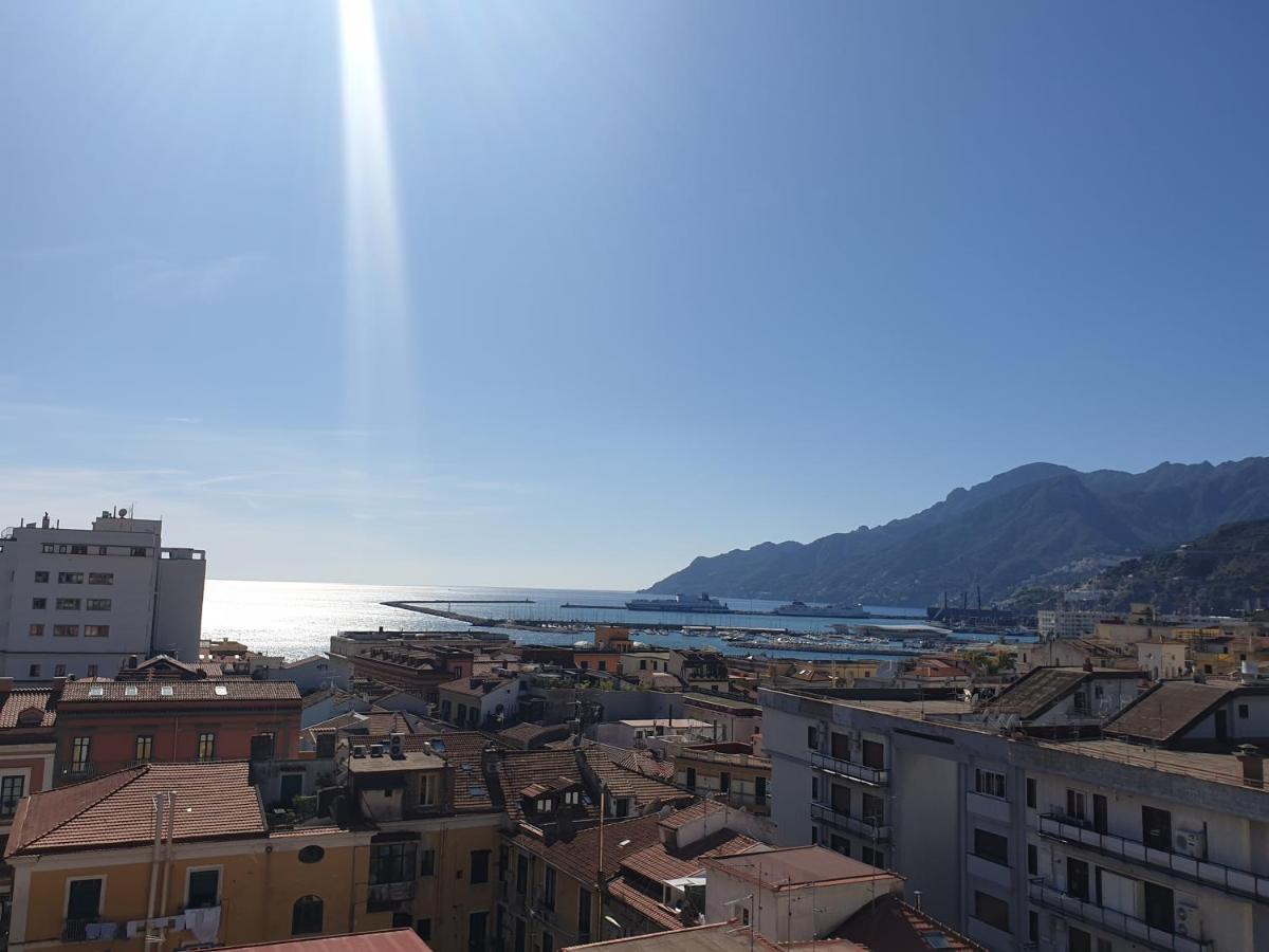 Oasi Al Centro Con Parcheggio Bed & Breakfast Salerno Luaran gambar