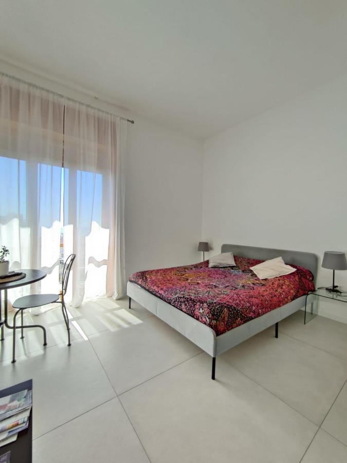 Oasi Al Centro Con Parcheggio Bed & Breakfast Salerno Luaran gambar