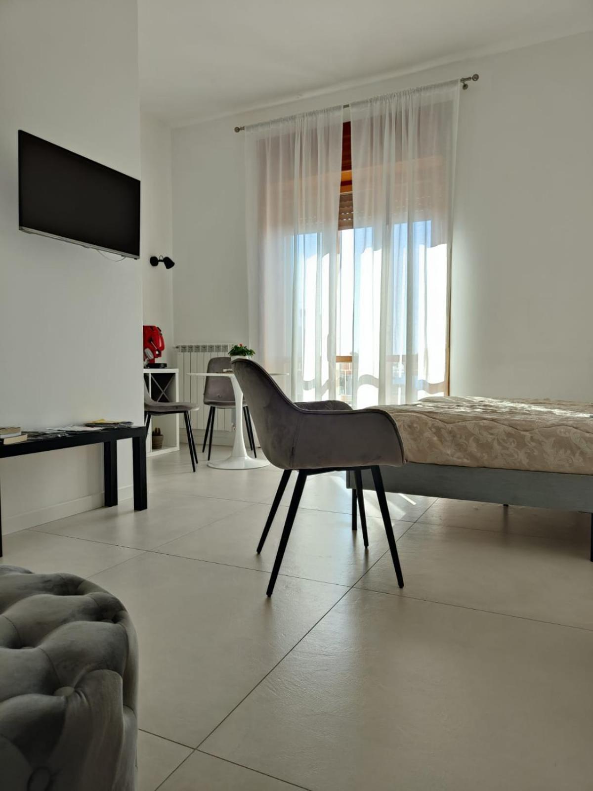 Oasi Al Centro Con Parcheggio Bed & Breakfast Salerno Luaran gambar