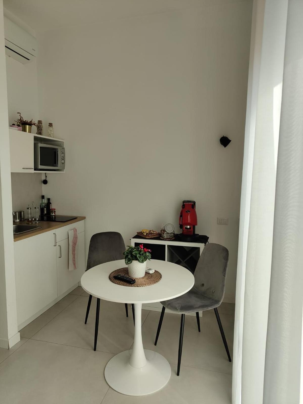 Oasi Al Centro Con Parcheggio Bed & Breakfast Salerno Luaran gambar